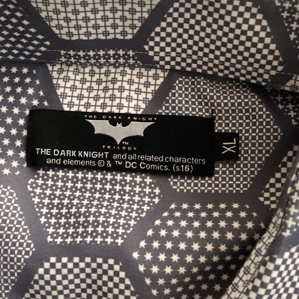 The Dark Knight Joker’s Hexagon Shirt – Halloween Costume/Fancy Dress – Size XL - Picture 6 of 7